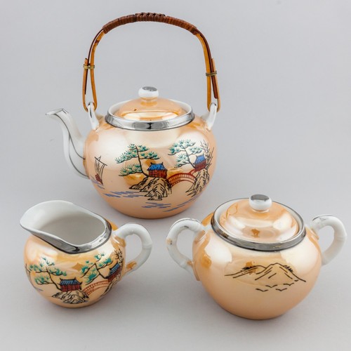 The tea set milk - sugar,