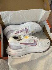 NIKE Zoom Vomero 16 WMNS EU 40