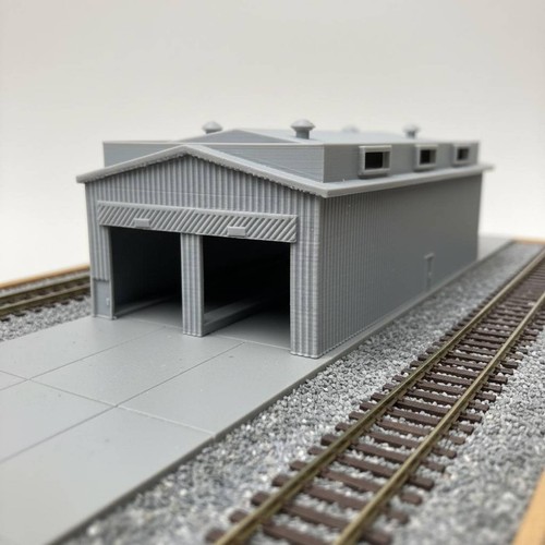 Capannone treni scala - in,