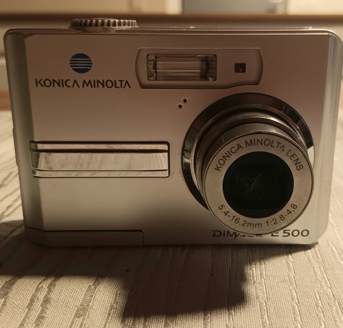 Konica minolta dimage e500 - minolta,