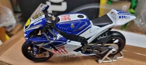 Yamaha yzr 2008 valentino - yzr, m1
