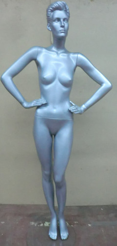 Manichino vetrina - da,