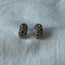 Orecchini con borchie