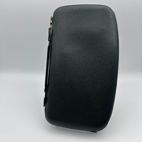 Louis vuitton taiga - taiga, zippy