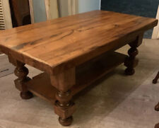 Tavolo basso da salotto con piano di vetro