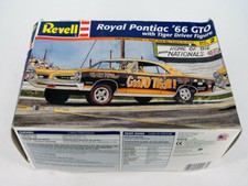REVELL 85-4167 KIT 1/25 1:25 ROYAL PONTIAC '66 GTO con figurina pilota tigre