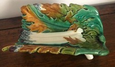 Antico piatto per asparagi - barbotine / primi '900