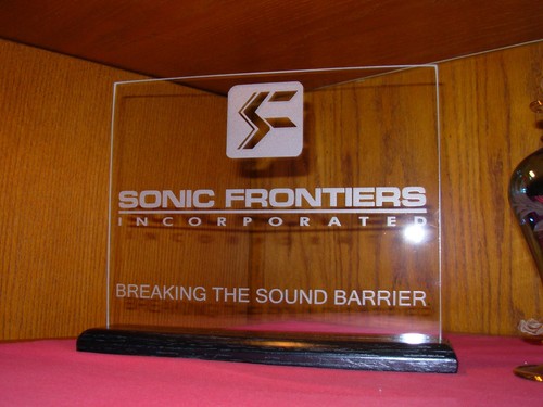 Insegna vetro inciso sonic - in,
