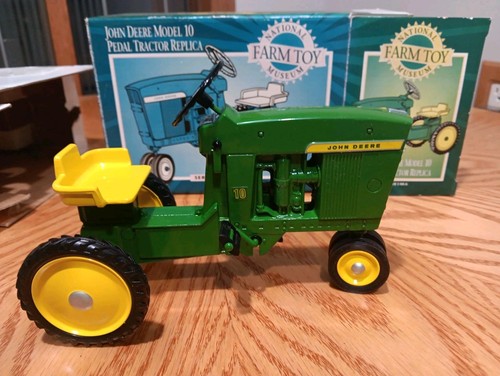 Ertl national farm - farm, toy