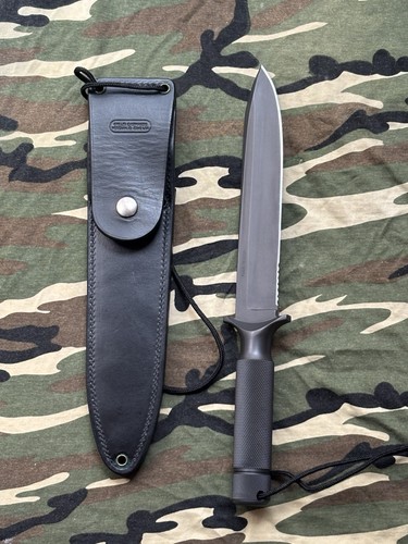 Chris reeve knife - chris,