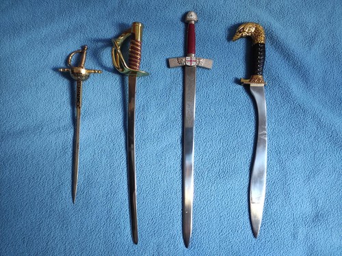 Lote espadas de miniatura - de,