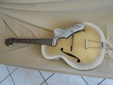 chitarra elettroacustica Framus