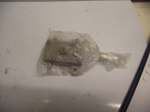 Pompa carburante bullonata