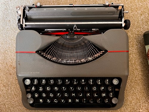 Macchina scrivere hermes - ,