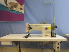 Macchina da cucire industriale