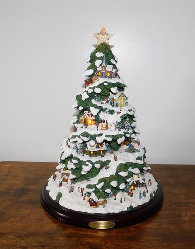 Scultura albero illuminato