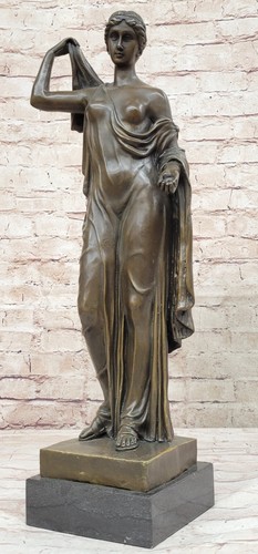 Grande nude romana - grande,