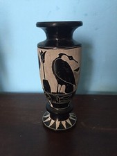 Piccolo vaso Vintage in pietra decorato con i temi antico Egitto. 