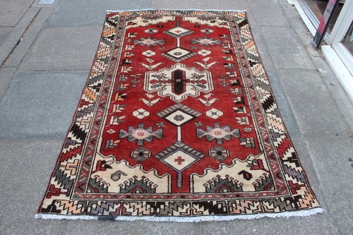 Tappeto rosso vintage