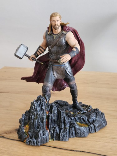 Diamond select toys marvel - toys,
