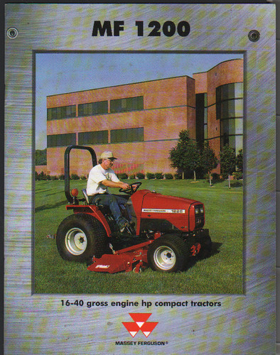 Scheda brochure trattori