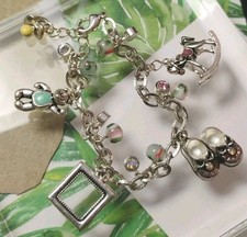 AVON Bracciale Charm BABY Tono Argento con Gemme AB, Scarpe Cavallo a Dondolo Orsacchiotto!