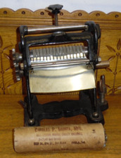 Vecchio tagliapasta in ghisa