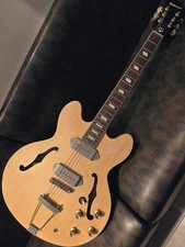Epiphone Casino ispirato a