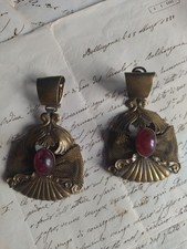 Orecchini a clip vintage, metallo colore ottone, resina colore bordo, h. 8 cm.