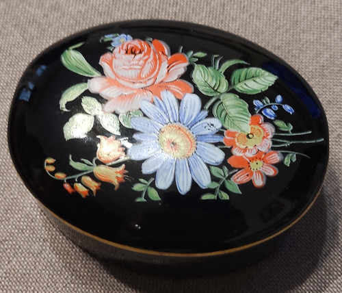 Limoges porcelain box - porcelain,