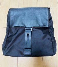 Mercedes-Benz Black Shoulder