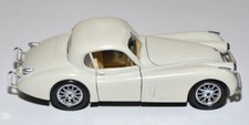 Modello auto Burago Jaguar XK 120  1948 bianco scala 1:24 made in Italy