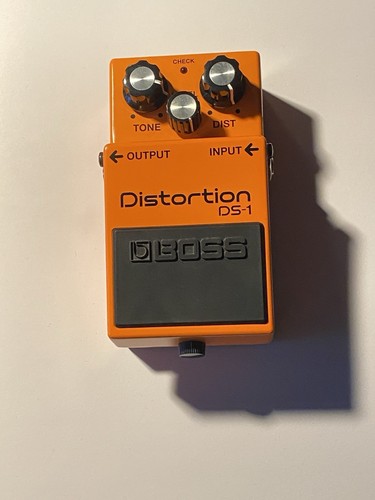 Distortion pedale boss - ds-1,