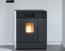 STUFA PELLET MCZ  AKI 18 KW  STRETTA IDRO BY EUROCAMINO