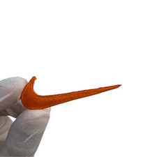 Toppa ricamata arancione