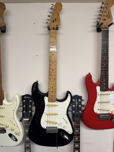 1984 1987 fender squire - e1,
