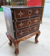 Piccola cassettiera etnica a 3