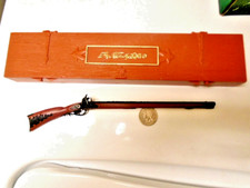 GIOCATTOLO MARX ANNI 60 - IL FUCILE KENTUCKY GIOCATTOLO - FUCILE IN SCATOLA - PISTOLE STORICHE serie