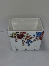 Pier 1 Dolomite Berry Basket Floral Design NEW Measures 3.5"Hx5x5"W 
