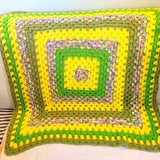 Coperta colorata all'uncinetto