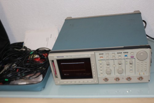 Tektronix dts 724c - tektronix,