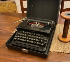 Antique 1930s Corona Standard