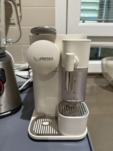 Nespresso lattissima one - nespresso,