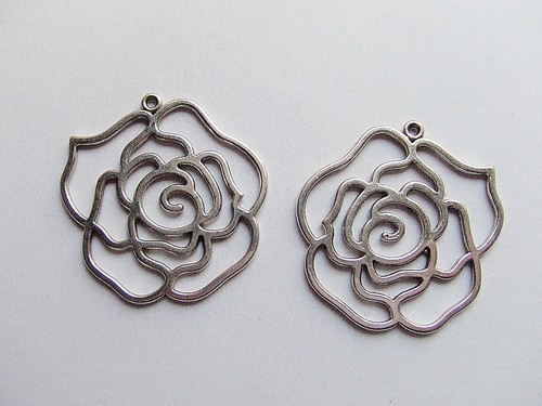 2pz charms ciondoli fiore rose