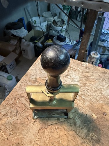 Antico timbro pressa - /,