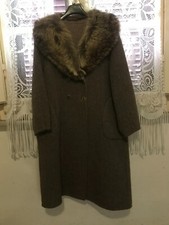 cappotto grigio scuro, collo visone in tinta, taglia media