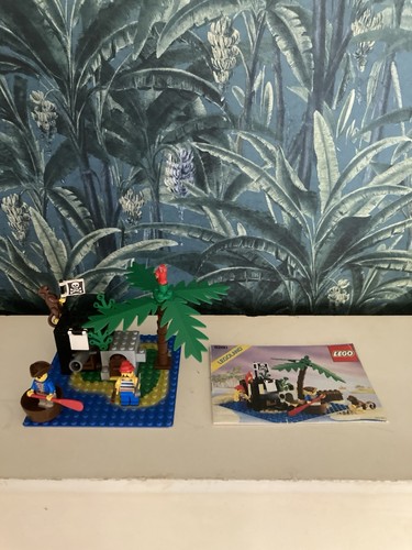 Lego pirates shipwreck island - lego,