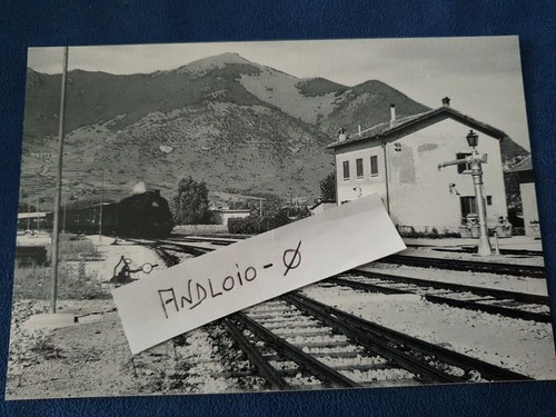 Fotografia linea ferroviaria - linea,