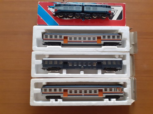 Lima treno navetta con vetture