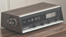 Hanimex Flip Clock Radio /